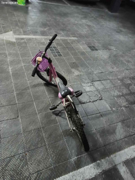 Regalo bici de niña Rosa, con cesta.